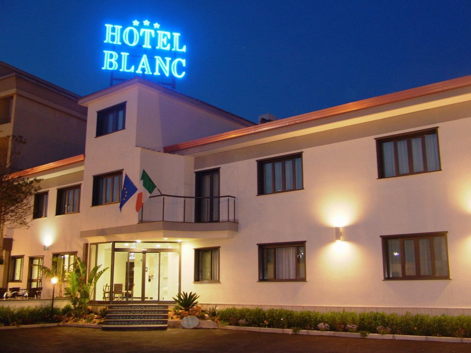 Hotel Blanc Casoria Exterior foto